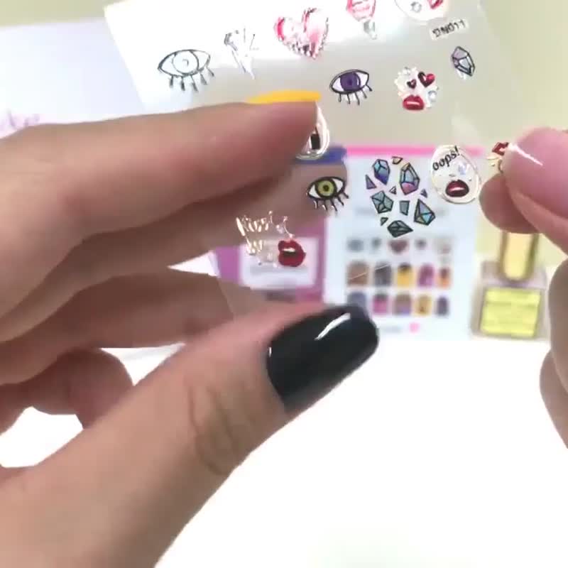 【 DIY 美甲】Hey Look 美甲裝飾藝術貼紙 注視我 - 指甲油/指甲貼 - 紙 金色
