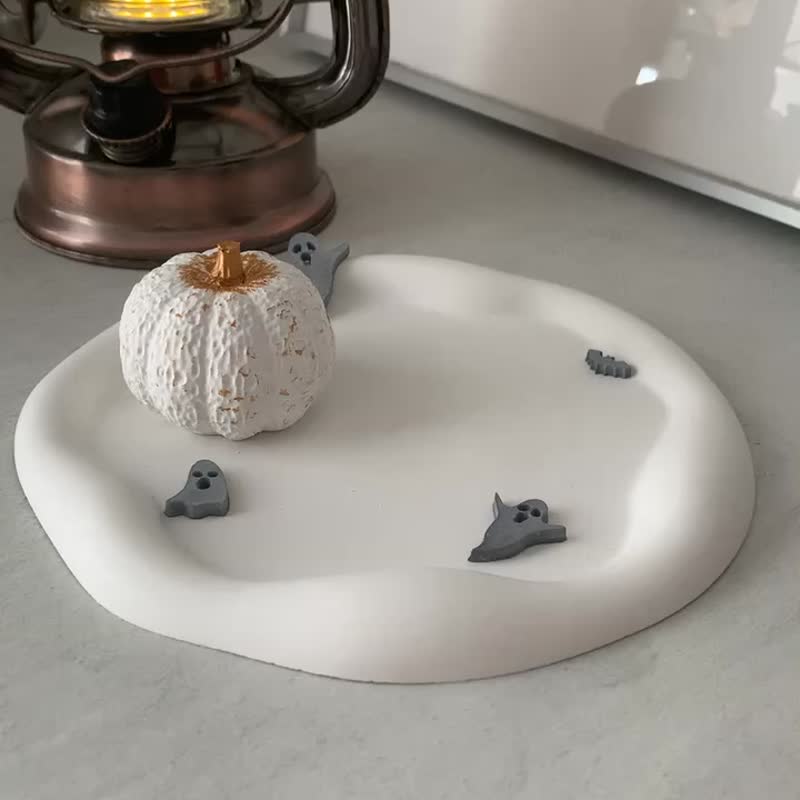 [If it is handmade] Cement diffuser Stone-golden pumpkin/accessory plate combination - Fragrances - Cement White