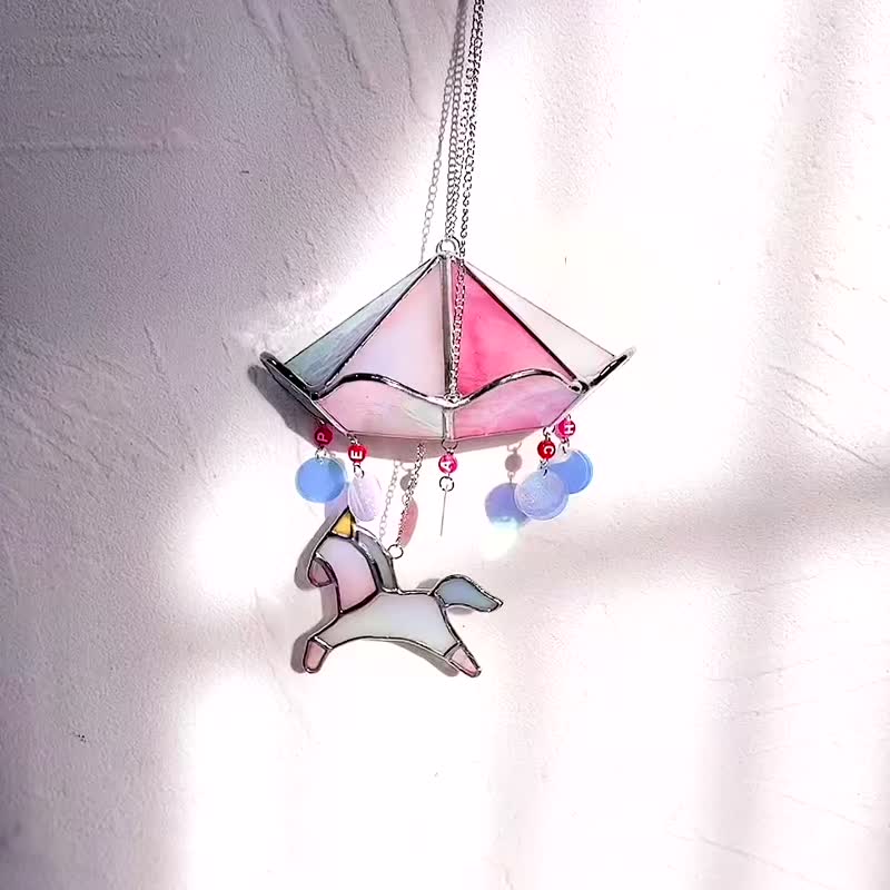 Merry-go-round suncatcher, Wall decor Stained glass, Doorbell, Dream catcher - 擺飾/家飾品 - 玻璃 粉紅色