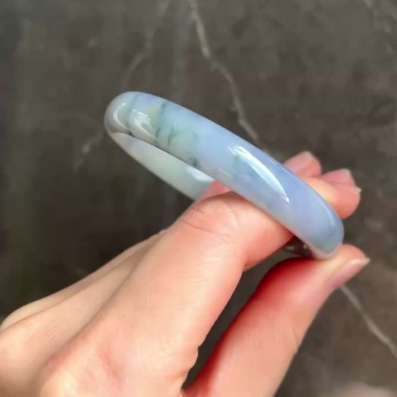 冰種 天然翡翠 緬甸翡翠 A玉 玉鐲 • 冰種紫羅蘭藍飄花蝴蝶福鐲A - 手鍊/手環 - 石頭 藍色