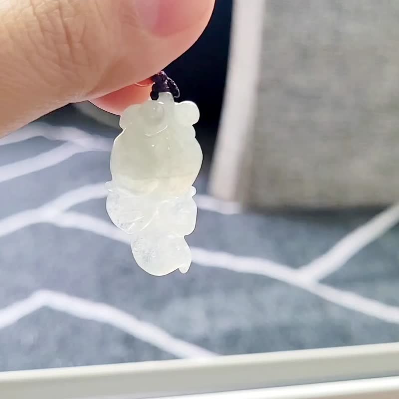 【親翠】天然翡翠 冰綠飄花 活靈活現金魚項鍊 特殊題材 - 項鍊 - 玉石 