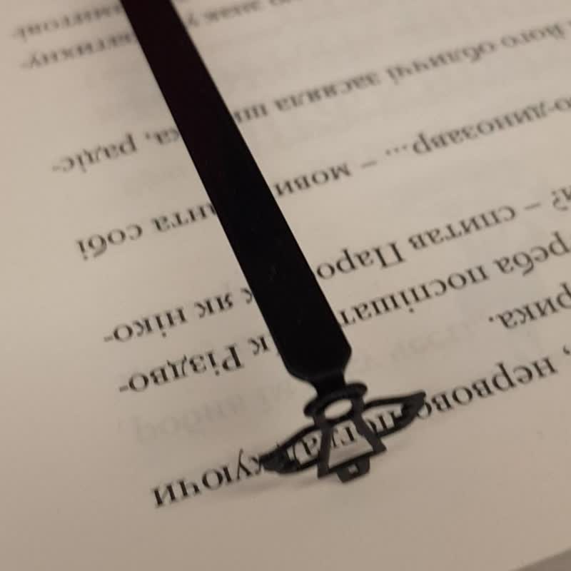 Cute Metal Bookmark Angel in Your Book, Small Bookish Gift for Book Lovers - 書籤 - 其他金屬 金色
