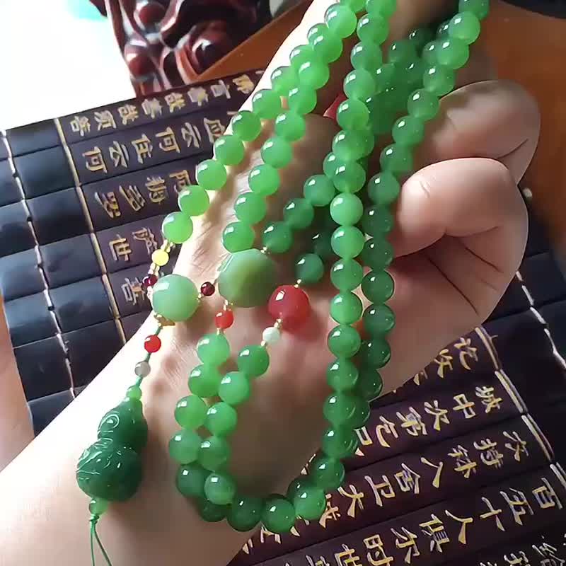 和田碧玉果綠色 8公釐 108顆佛珠 朝珠 項鏈 搭配天然碧玉葫蘆 - 手鍊/手環 - 水晶 