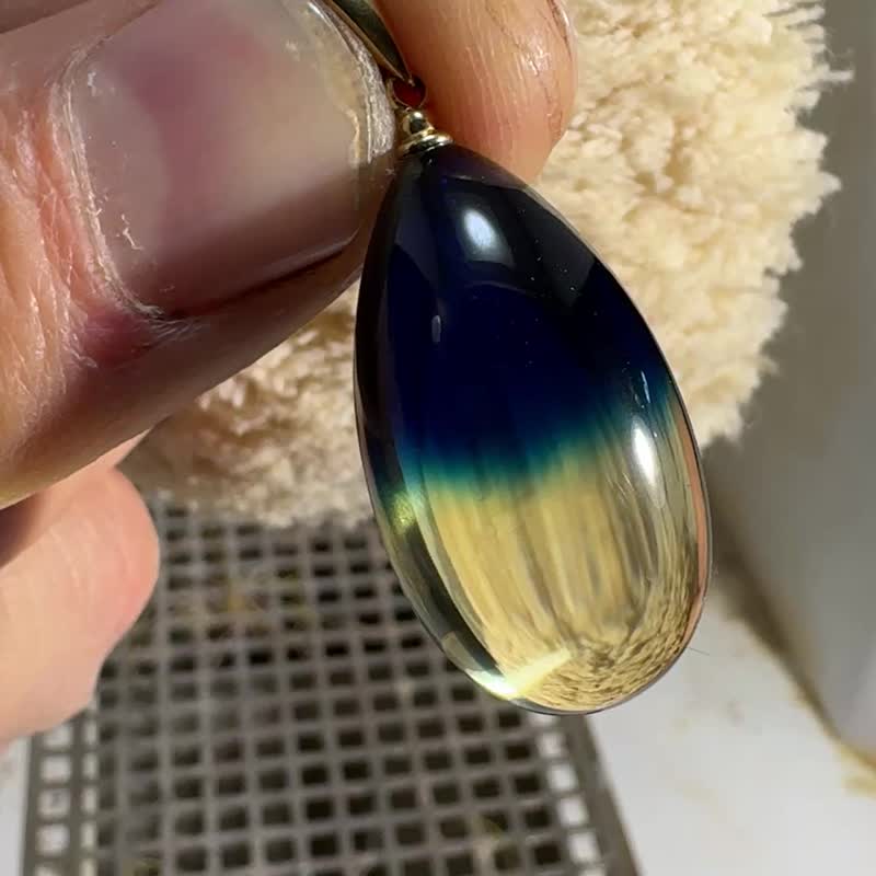 獨特藍琥珀亮片吊墜 手工波羅的海銀飾 禮物項鍊 吸睛配飾 - 項鍊 - 半寶石 藍色