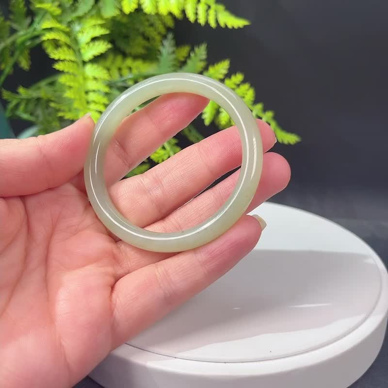 Natural Light Lake Green Hetian Nephrite Bangle 51MM - สร้อยข้อมือ - หยก สีเขียว