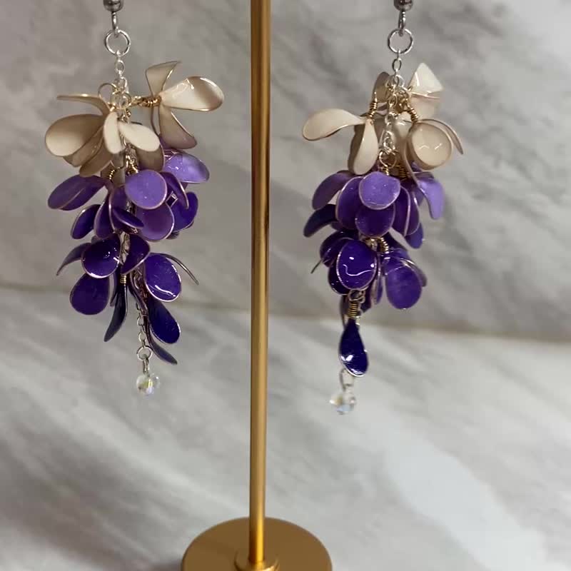 Jocelyn 水晶花飾品-紫藤花耳環-紫/造花液/樹脂花/滴膠/耳飾/花 - 金工/飾品 - 樹脂 紫色