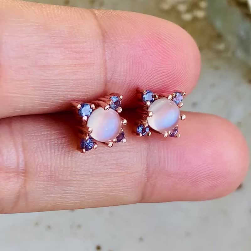 Moonstone (Cat's Eye Moonstone) and Tanzanite Earrings - 耳環/耳夾/耳骨夾 - 半寶石 透明