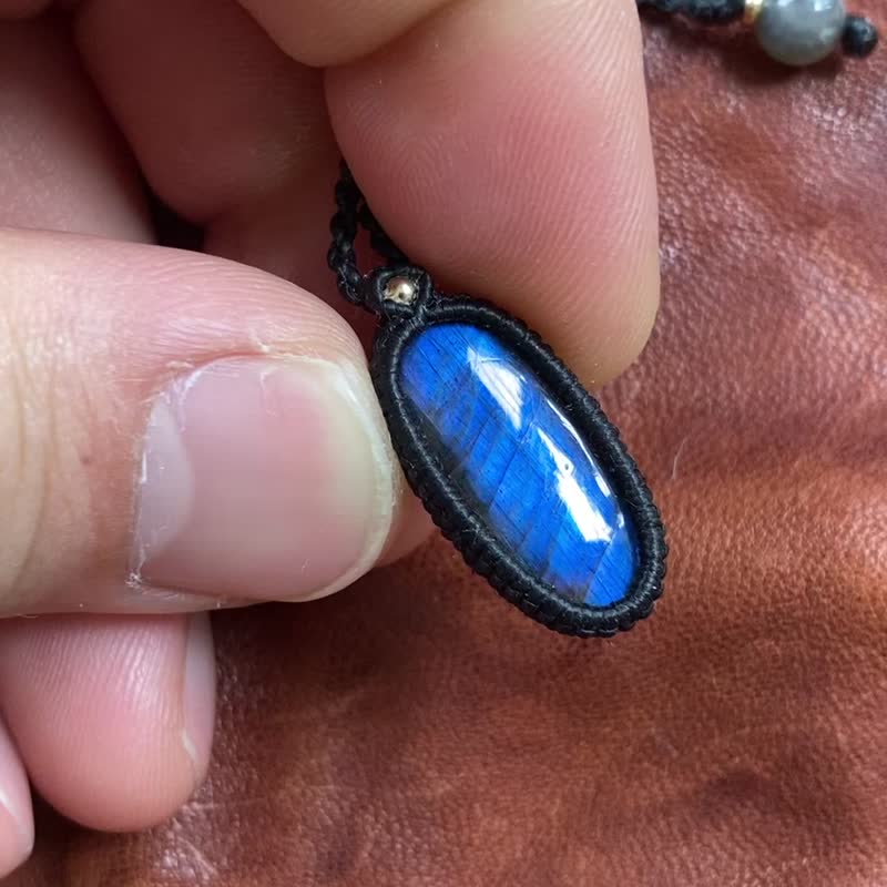 -Ultramarine- Labradorite Macrame Necklace - Necklaces - Stone Blue
