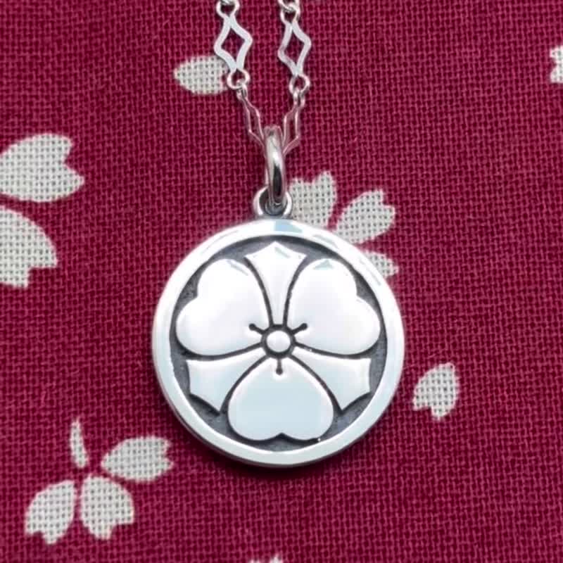 丸に剣片喰/家紋/ネックレス/シルバー925/送料無料/日本製/シルバーアクセサリー - 項鍊 - 純銀 銀色