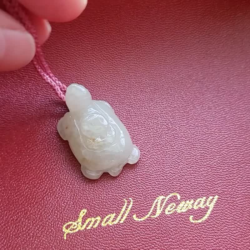 Pro-Cui Natural Jade Ice Osmanthus Cake Beautiful Money Turtle Adjustable Rope Chain - Necklaces - Jade Multicolor