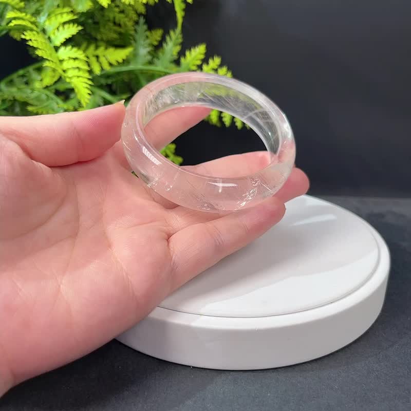 超稀有玻璃體白色兔毛水晶手鐲58MM 閃片全順飄銅發晶手環 包容心 - 手鍊/手環 - 水晶 白色