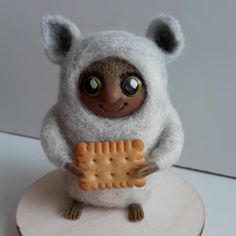 Fantasy magic creature/Totem animal wool felt/Cute forest spirit/Handmade gift - ตุ๊กตา - ขนแกะ สีเทา