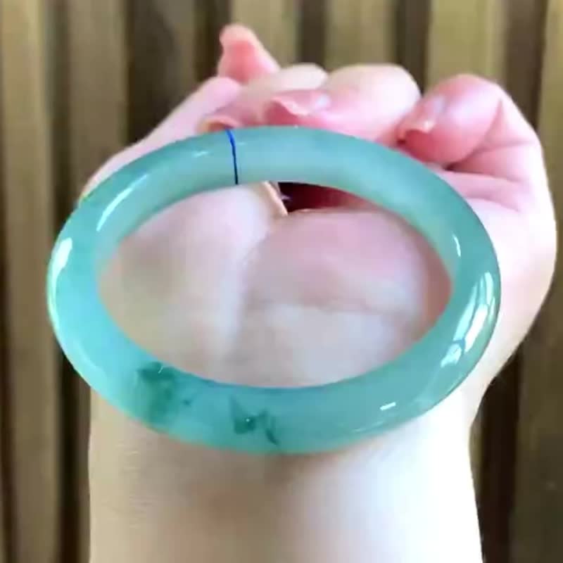 冰種翡翠天然翡翠玉鐲A玉手鐲 玉鈪 • 冰種湖藍綠飄花翡翠福鐲 - 手鍊/手環 - 玉石 綠色