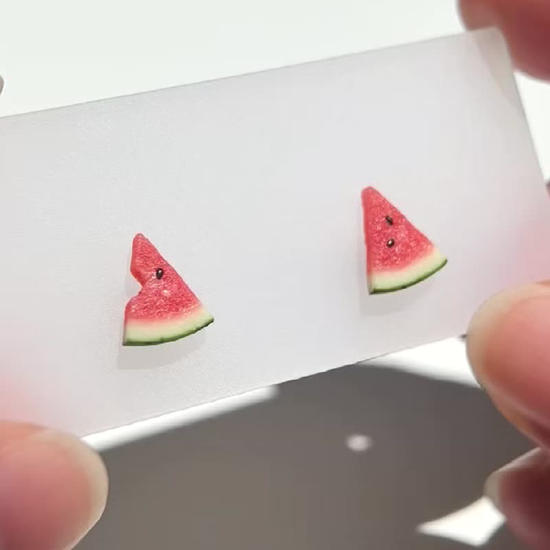 嘻瓜系列*藍牙耳機防丟耳釘軟陶手工仿真西瓜食玩創意生日禮物 - 耳環/耳夾/耳骨夾 - 其他材質 紅色