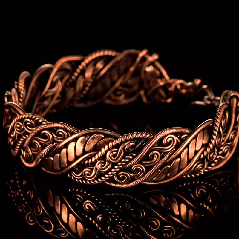 Wire wrapped copper bracelet for woman Antique style copper jewelry WireWrapArt - สร้อยข้อมือ - ทองแดงทองเหลือง สีทอง