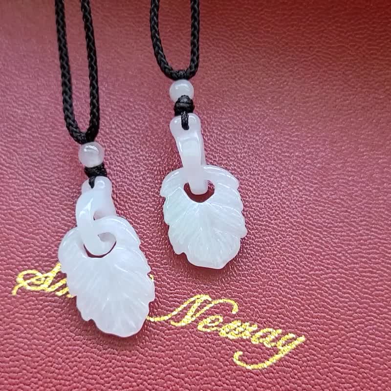 【親翠】天然翡翠 白氷 手彫り 立体葉っぱ 繋ぎ合わせ 調節可能コードネックレス 大葉有成 - ネックレス - 翡翠 ホワイト