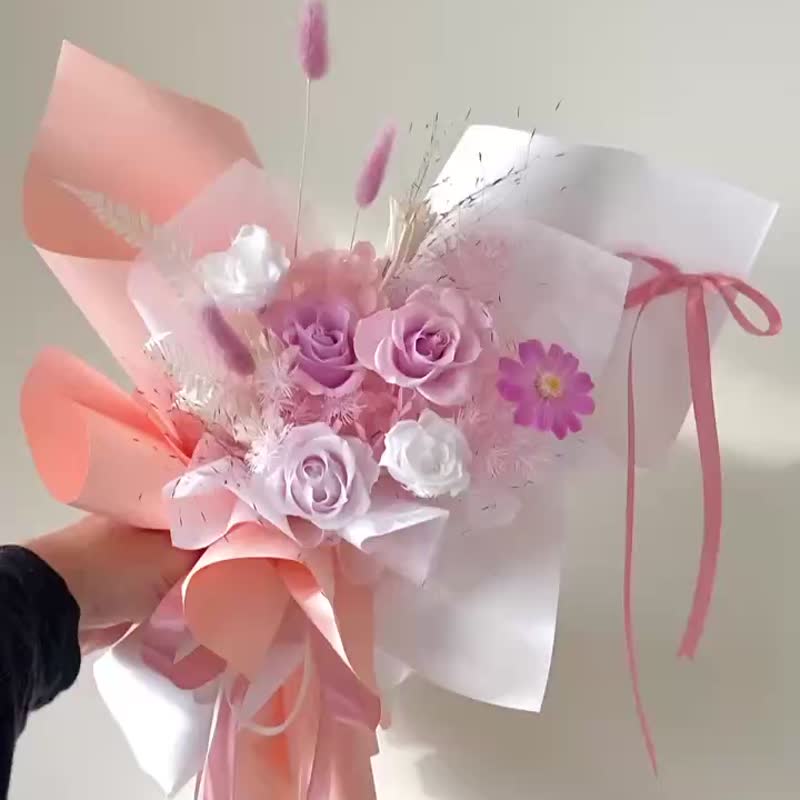 粉色韓系飄逸感永生玫瑰花束。流量爆款花束。情人節生日告白 - 乾燥花/永生花 - 植物．花 粉紅色