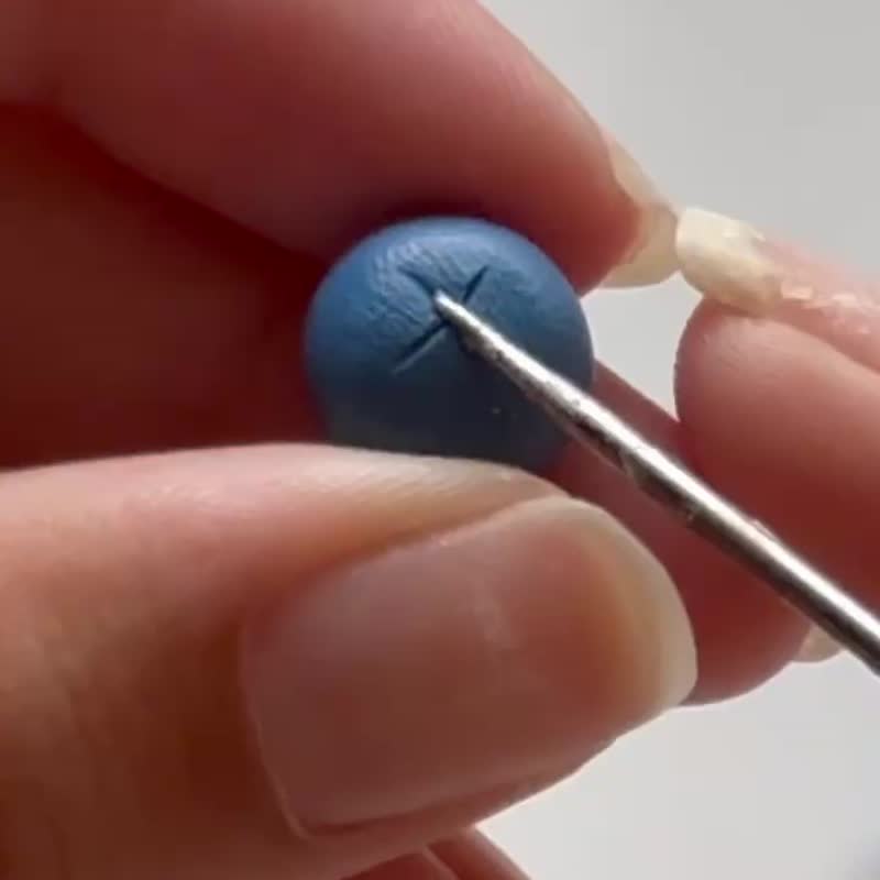 藍莓派 手作軟陶耳環  14k包金耳針 改夾請備注 - 耳環/耳夾/耳骨夾 - 陶 
