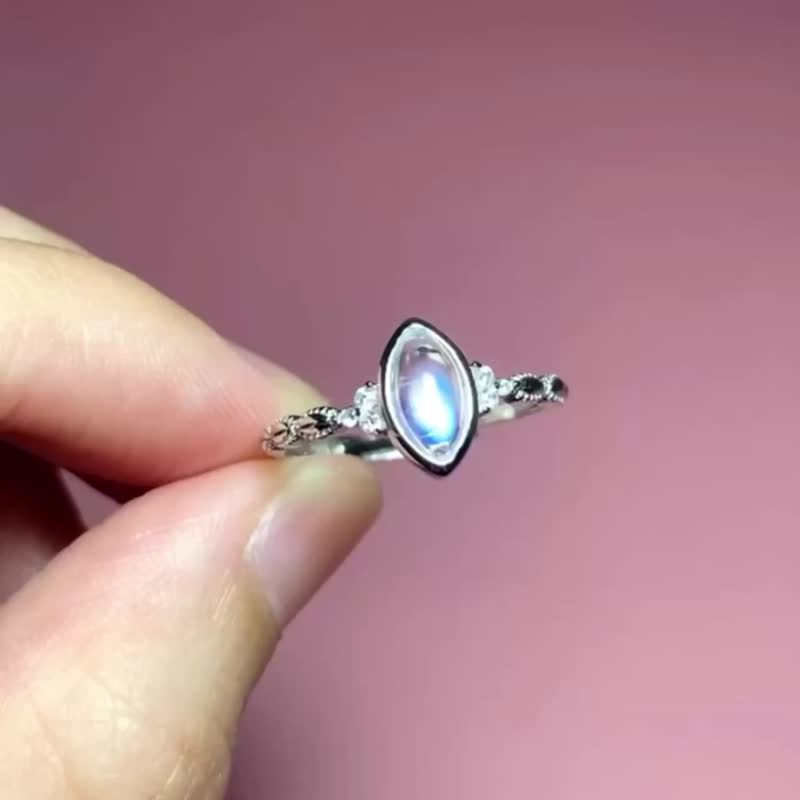 เครื่องเพชรพลอย แหวนทั่วไป ขาว - Marquise Vitreous Moonstone Metalworking Custom Sterling Silver Ring
