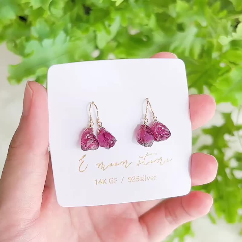 葡萄酒色 天然紫牙烏 石榴石原礦石耳環 - 耳環/耳夾/耳骨夾 - 水晶 紫色