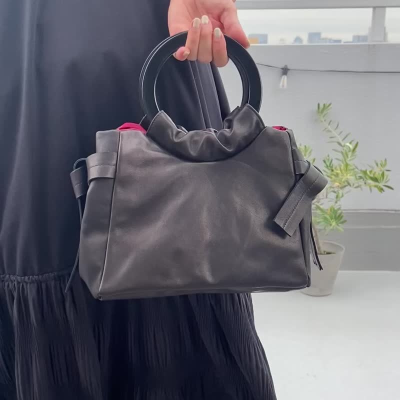 リングハンドルバッグ　ホースレザー　ブラック　2way リボン - 手提包/手提袋 - 真皮 黑色