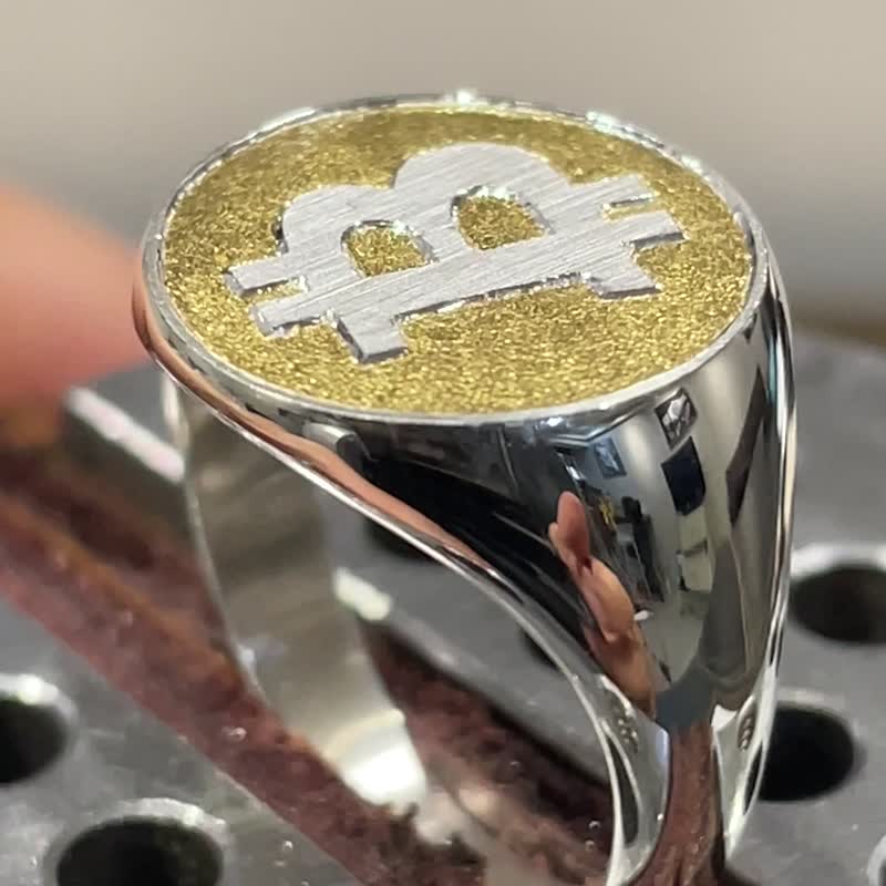 24K Gold inlay Bitcoin signet ring - แหวนทั่วไป - เครื่องประดับ 