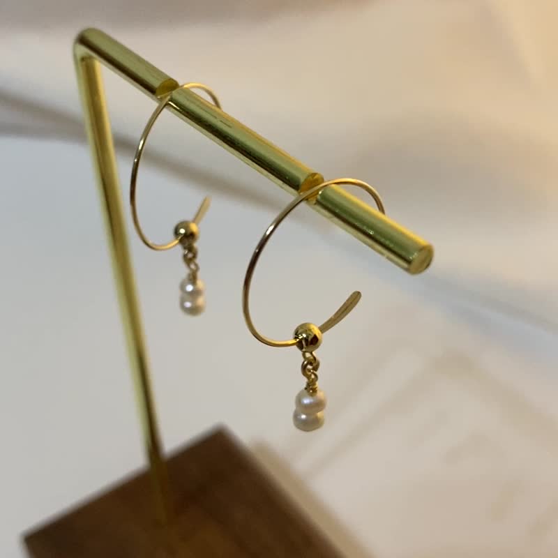淡水迷你小珍珠兩戴式C型耳圈 - 耳環/耳夾 - 其他材質 