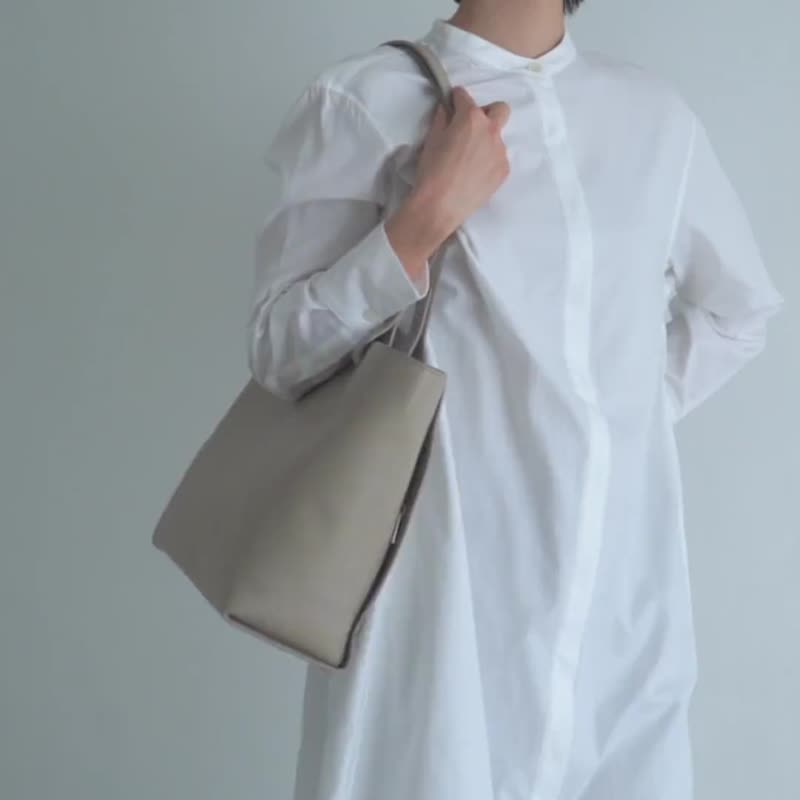 Sou Lightweight Tote Bag - Light Gray - กระเป๋าถือ - หนังแท้ สีเทา