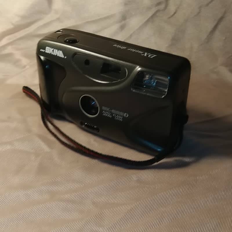 SKINA SK-222D 35mm 鏡頭底片相機 DX 自動捲繞電子閃光燈柯達型 - 相機/拍立得/底片相機 - 其他材質 灰色