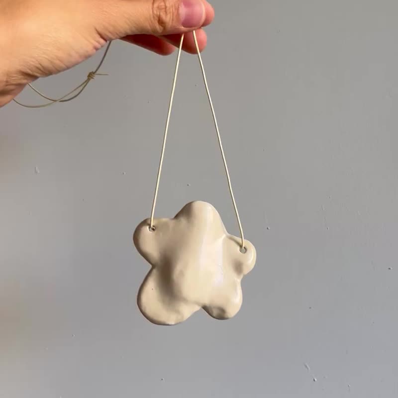 สร้อยคอเซรามิก ทรงดอกไม้ - สร้อยคอยาว - ดินเผา ขาว