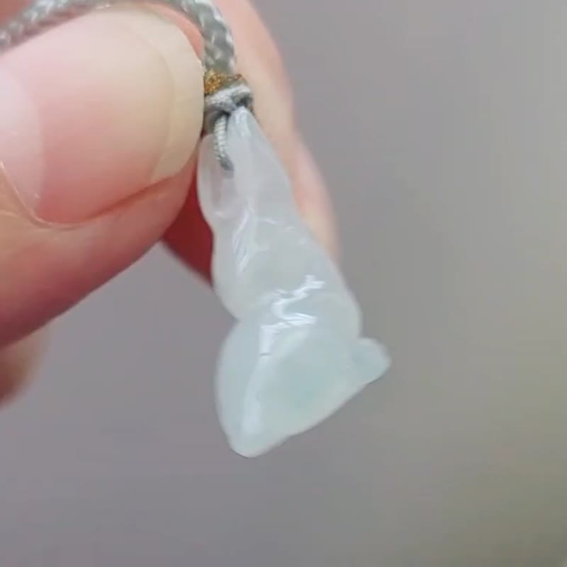 【親翠】天然翡翠 冰飄花 || 俏皮可愛回頭兔 || 項鍊  生肖兔 - 項鍊 - 玉石 多色