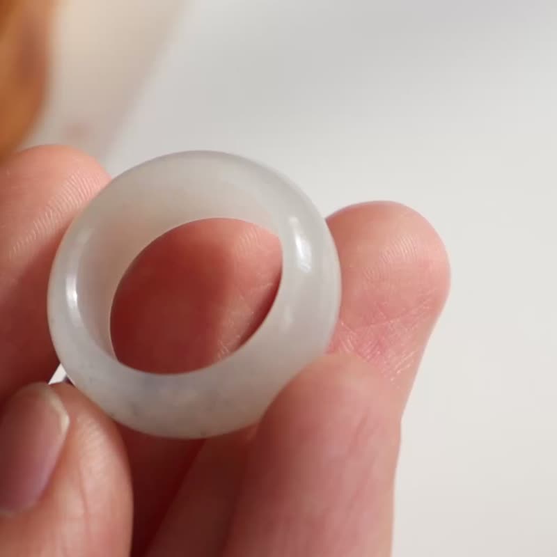 天然青花籽料和田玉指環戒指 意境優美厚脂型寬版戒指18mm 送女友 - 戒指 - 玉石 