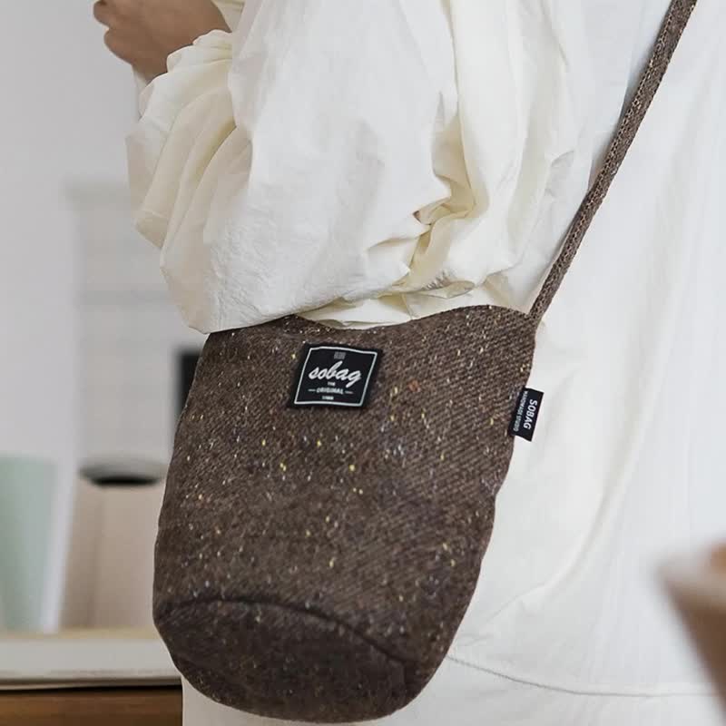 sobag autumn and winter retro wool crossbody bucket cloth bag female niche Japanese casual commuting shoulder small cloth bag - กระเป๋าแมสเซนเจอร์ - วัสดุอื่นๆ สีนำ้ตาล