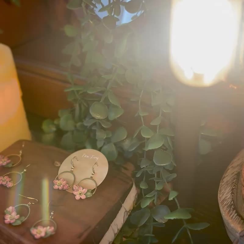 蘋果花 apple flower 漸層 黃銅圈型 不銹鋼耳勾 - 耳環/耳夾/耳骨夾 - 陶 粉紅色