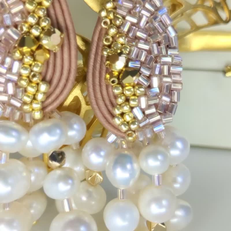 Earrings Livadia with pearls - ต่างหู - วัสดุอื่นๆ สีนำ้ตาล