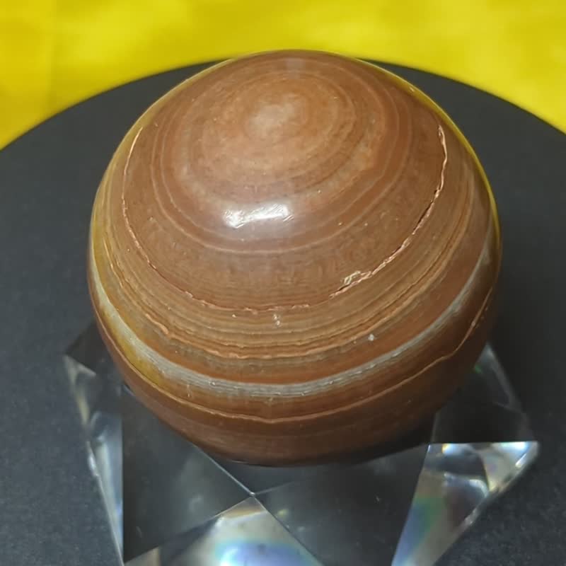 【Auspicious Aura】Saturn's Ring Thousand-Layer Dragon Palace Sarira Sphere – Stabilizing Energy Field (50mm/Includes Stand) - ของวางตกแต่ง - หิน สีกากี