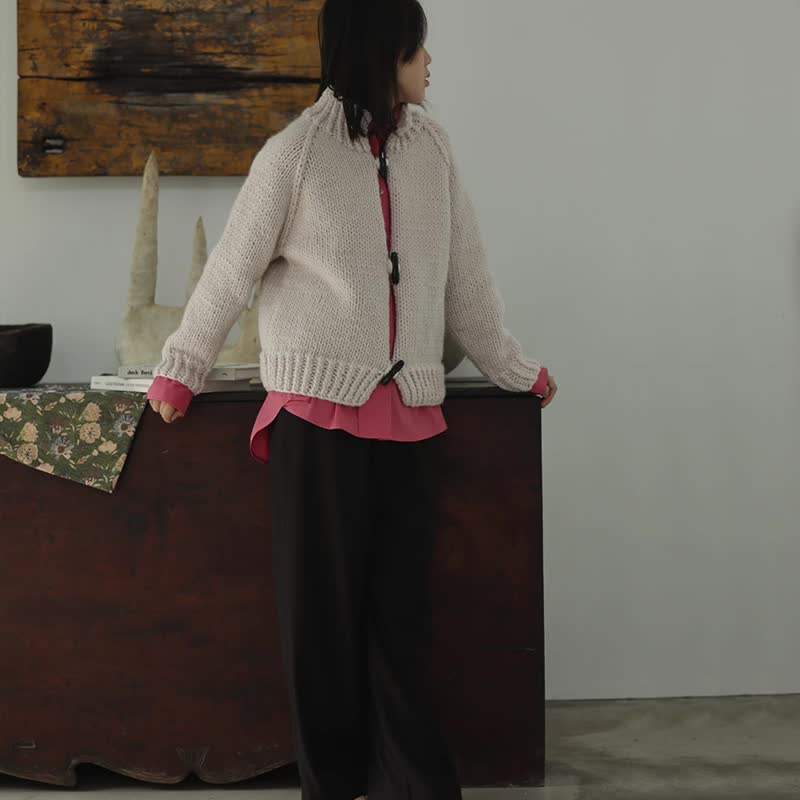 灰粉 冰島羊駝絨手工編織開衫 高領冬季厚實保暖柔軟 - 女毛衣/針織衫 - 羊毛 粉紅色