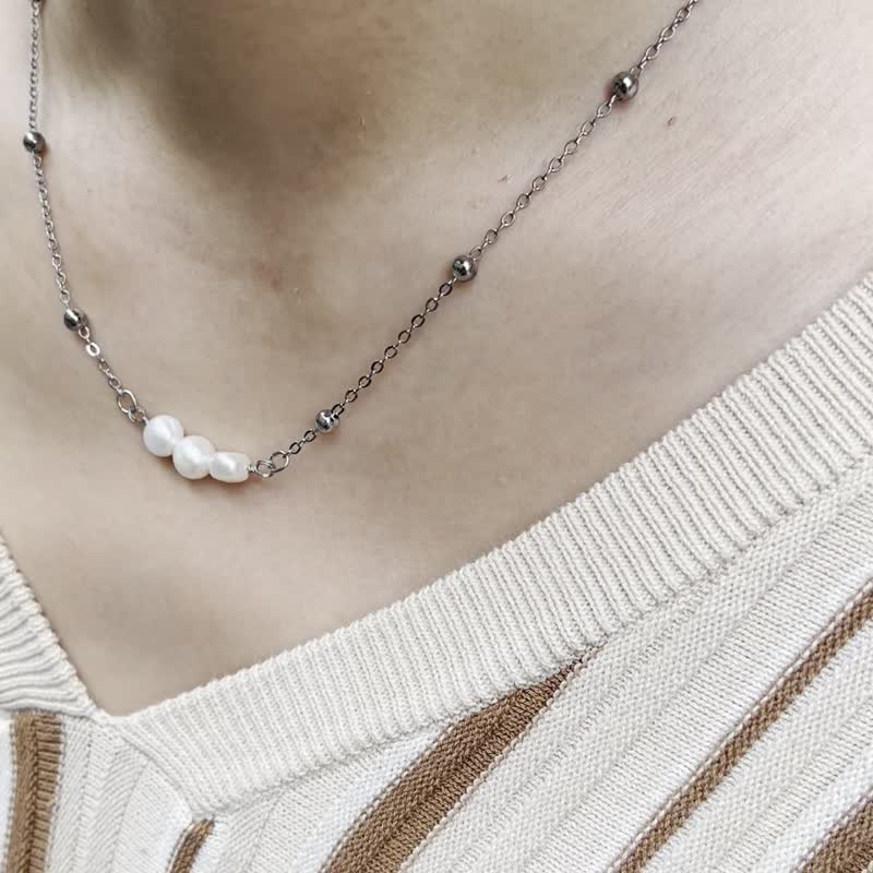 Silent Pearl Natural Freshwater Pearl Necklace - สร้อยคอ - วัสดุอื่นๆ 