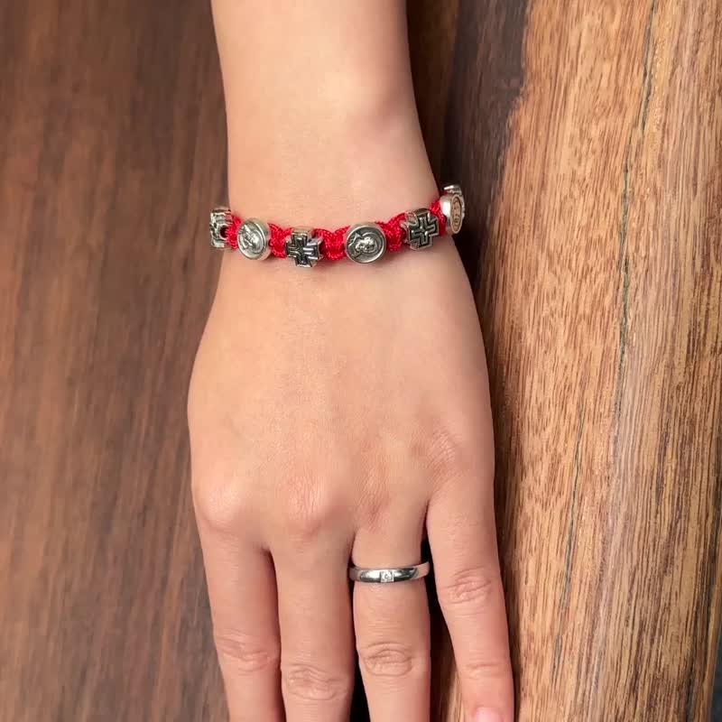 Length of hand-knitted bracelet can be adjust,cross match with St.Pio,red - สร้อยข้อมือ - โลหะ สีดำ
