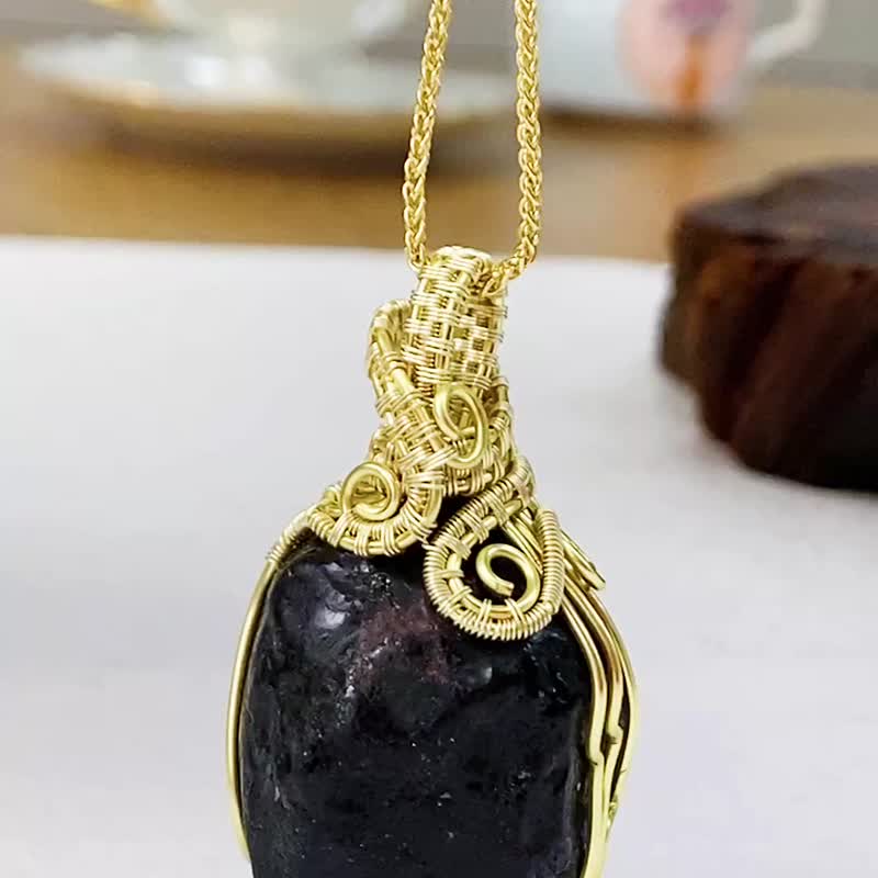 [Wangyou Stone] Apache Tears Obsidian Crystal Necklace/Handmade - พวงกุญแจ - เครื่องเพชรพลอย สีดำ