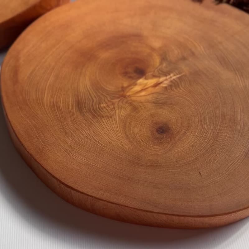 Taiwanese red cypress heavy oil fruity root nodule growth ring pattern coaster/placemat - exuding woody fragrance - ที่รองแก้ว - ไม้ 