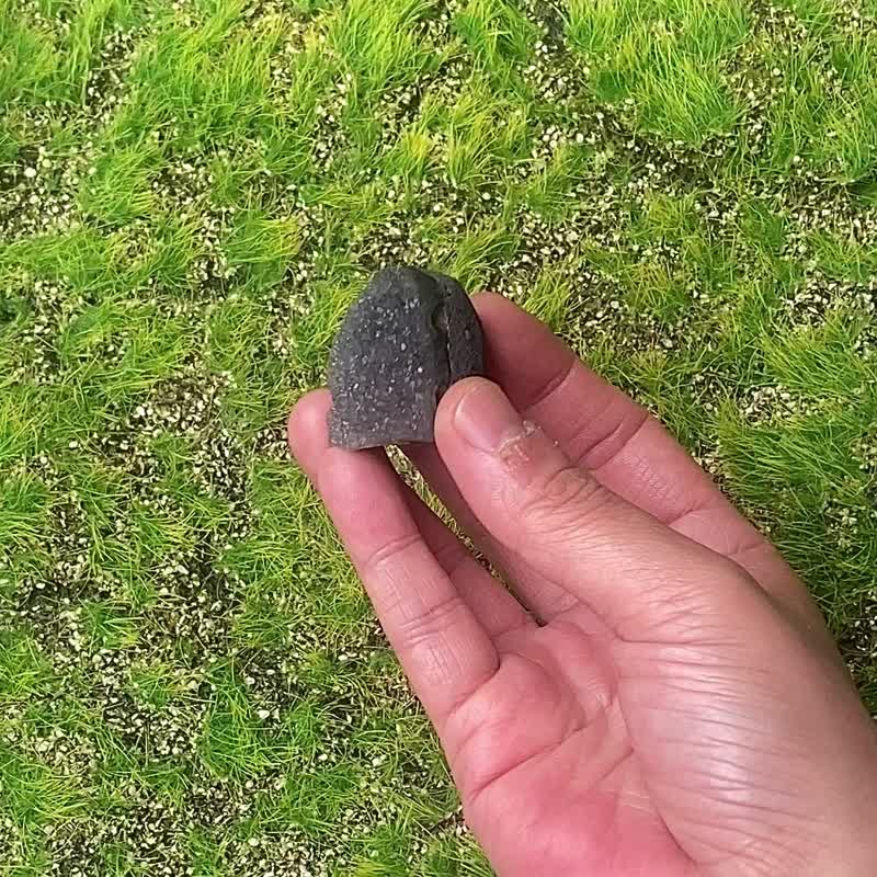 天然低調紫山形滿天星紫晶鎮 紫水晶 辦公室 風水擺件 快速出貨 - 擺飾/家飾品 - 水晶 紫色