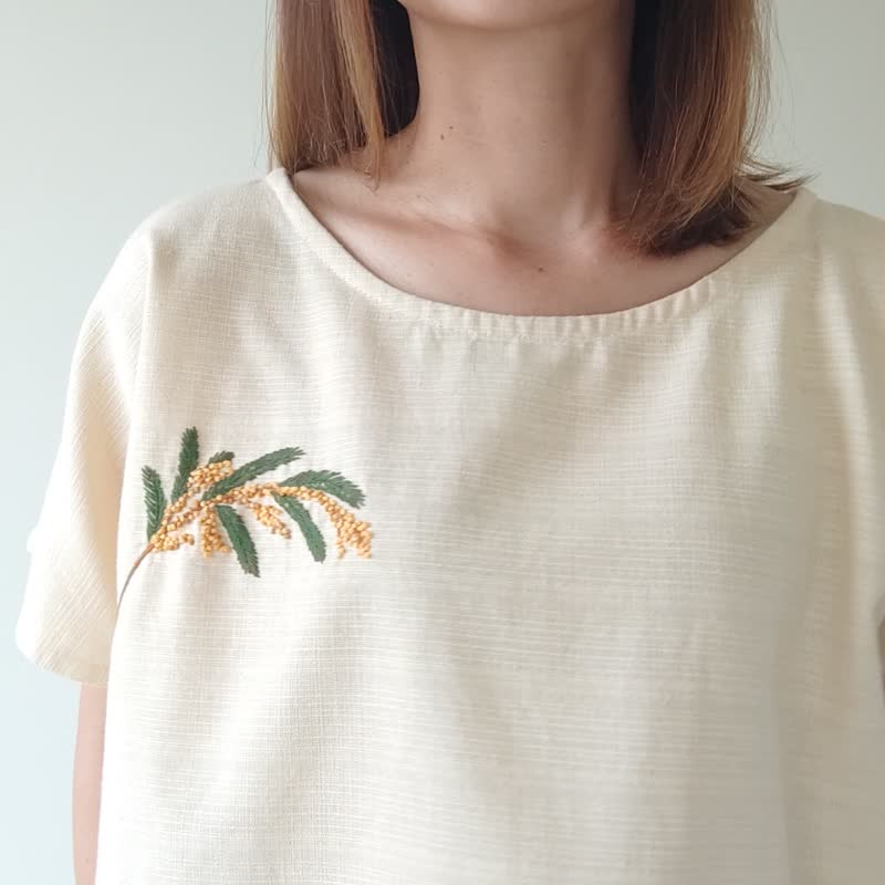 Cici Wild Flower - Handwoven Short Sleeves Embroidery Top - Women's Tops - Cotton & Hemp White