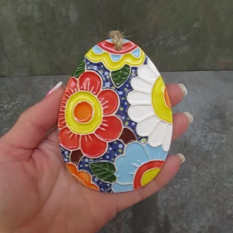 Ceramic egg with flowers wall decoration,christmas tree egg ornament,easter gift - ตกแต่งผนัง - ดินเผา หลากหลายสี