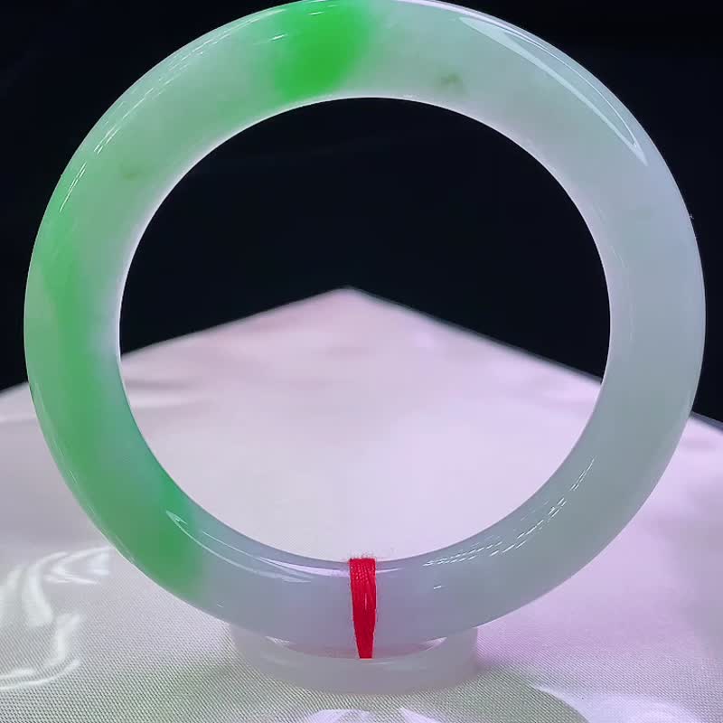 緬甸老坑 天然A貨翡翠手鐲 圈口55.2MM 冰糯俏綠水頭足 編號01814 - 手鍊/手環 - 玉石 