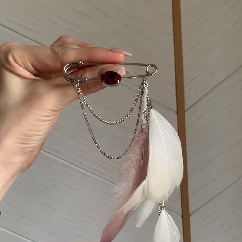 [Accessories Series] Romantic Afternoon Tea - Pendant Chain Feather Brooch - เข็มกลัด - วัสดุอื่นๆ สึชมพู