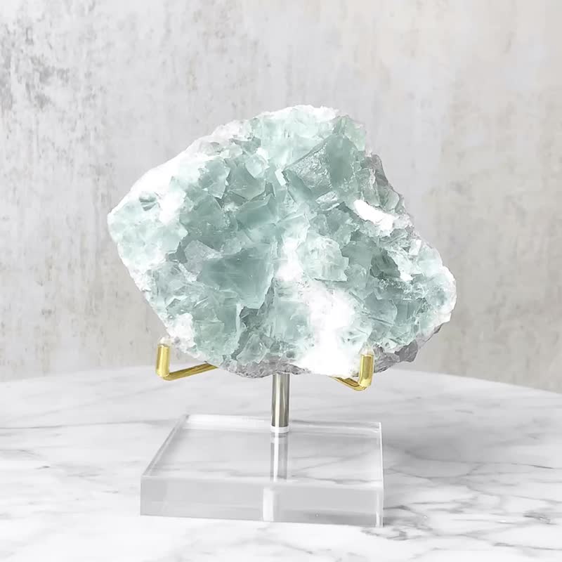 Snow green Stone// Inner healing and soothing tension // Xianghualing Stone comes with a base - Items for Display - Crystal Green