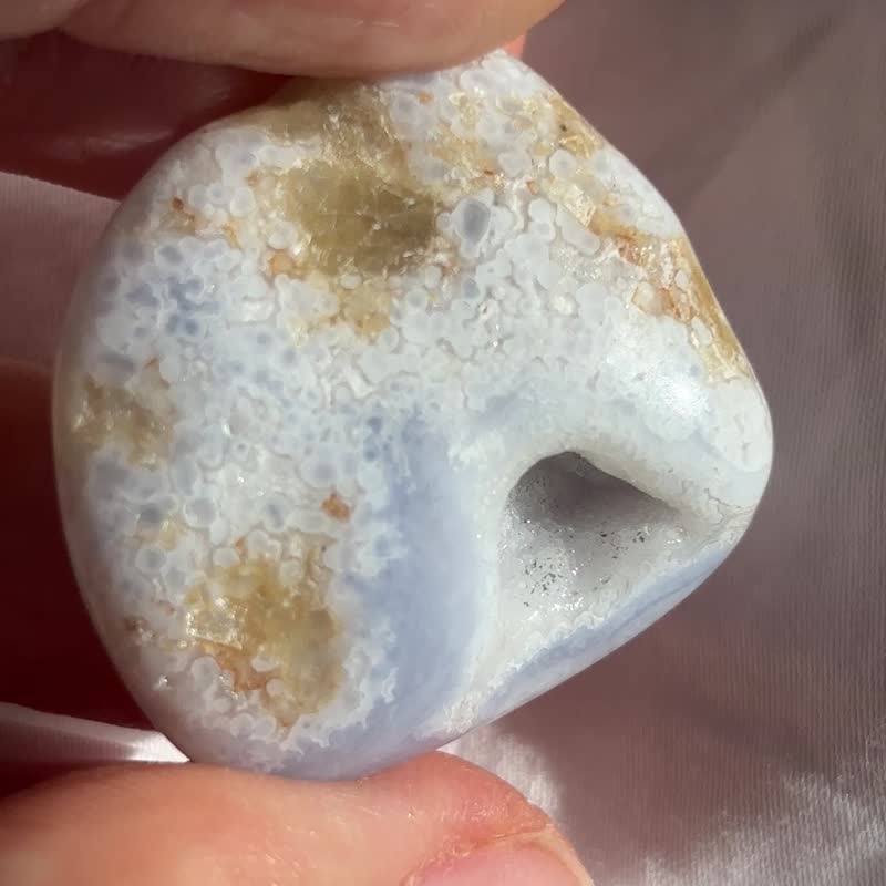 藍紋石水晶 蕾絲花紋 金雲姆共生 水晶洞 原石 精品 水晶 擺設 - 擺飾/家飾品 - 水晶 藍色