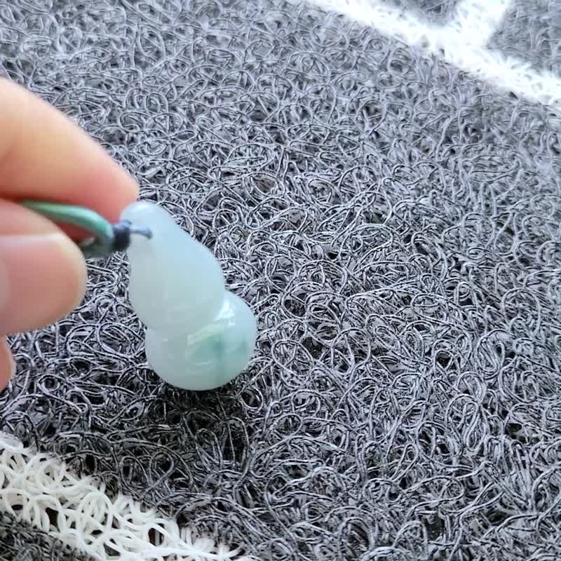 【親翠】天然翡翠 冰嬌潤飄花帶蒂頭美葫蘆調整式繩鏈 - 項鍊 - 玉石 多色