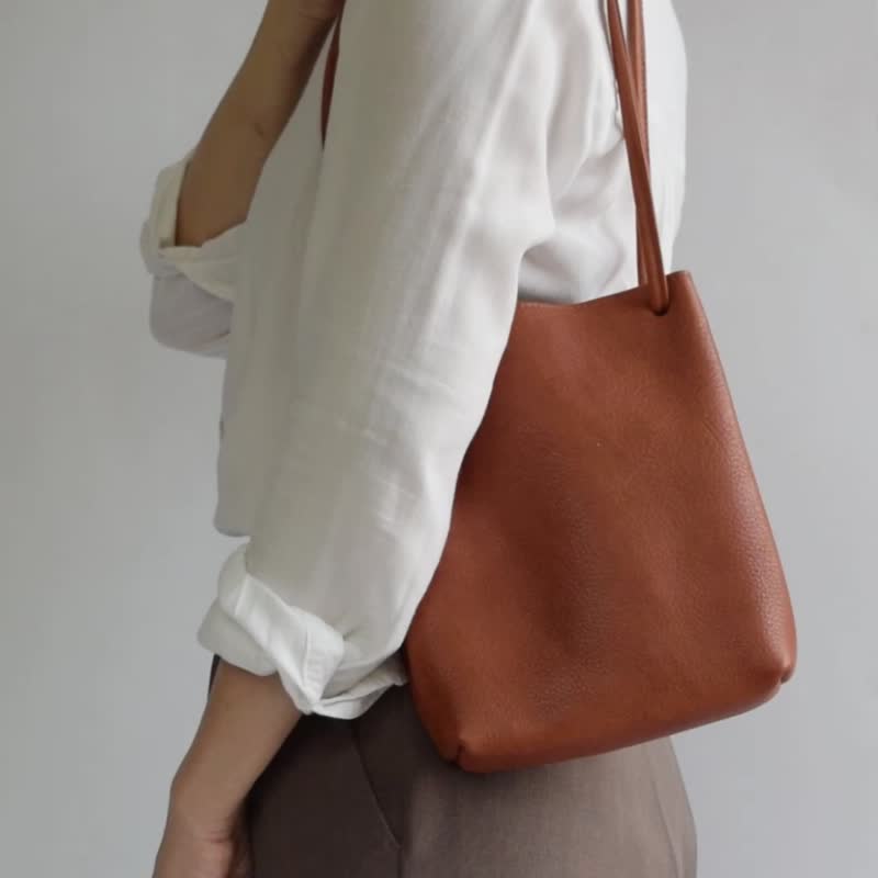 [Two-Way Casual Crossbody Bag] Black (in stock) vegetable tanned leather/shoulder/crossbody - กระเป๋าแมสเซนเจอร์ - หนังแท้ สีดำ